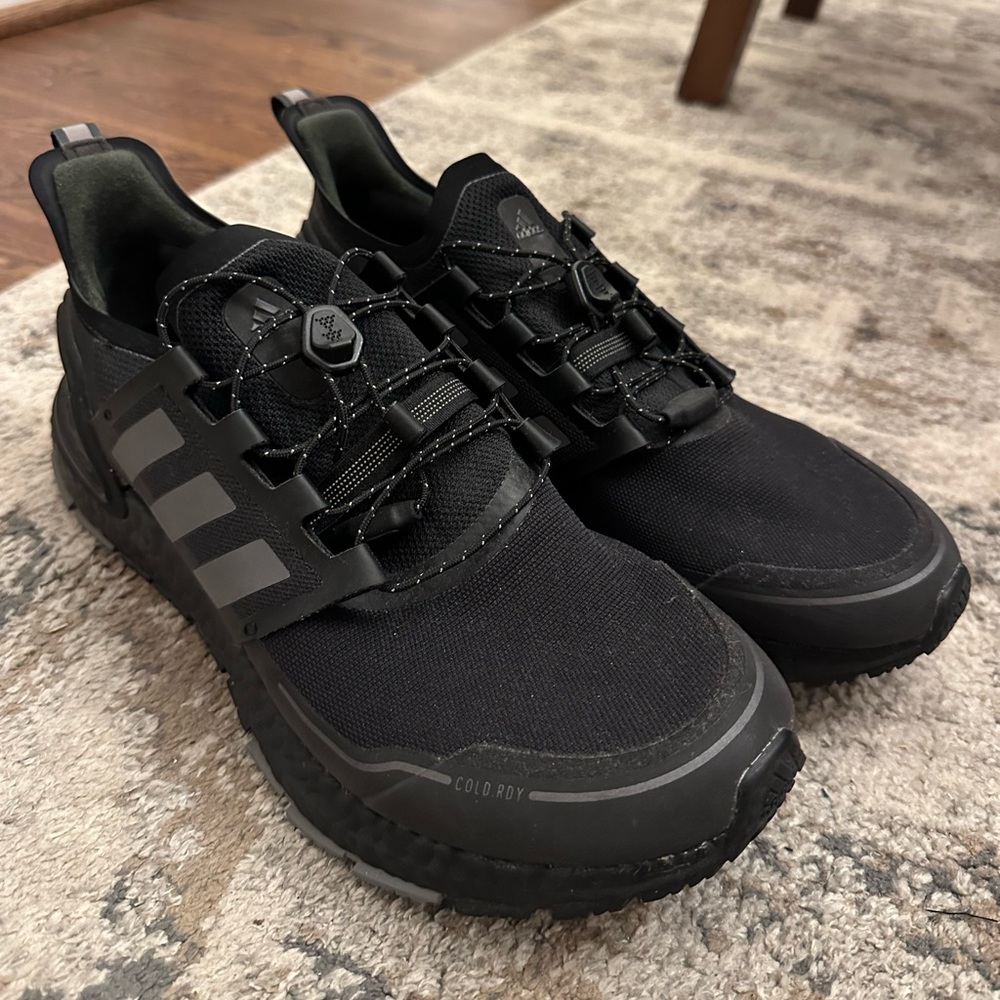 Men’s Size 10 adidas Ultraboost Cold Rdy Shoes